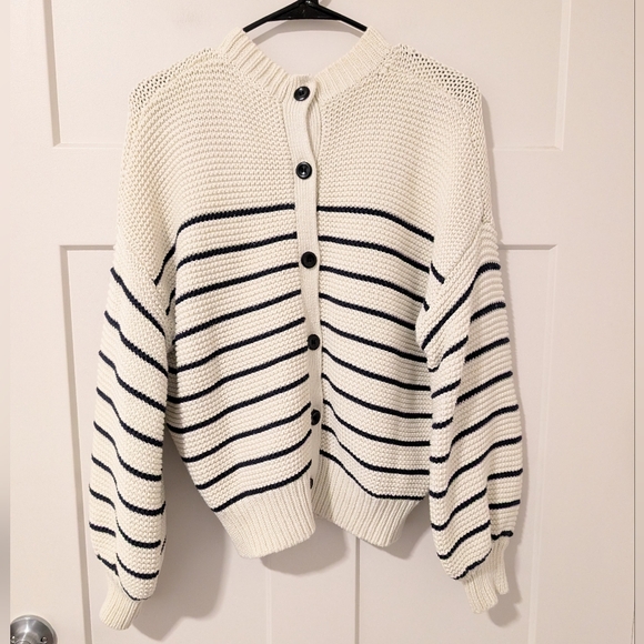 Alex Mill Button Back Sweater - Picture 4 of 9